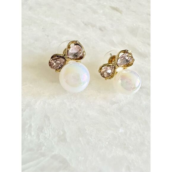 Iridescent, white pearl color earrings with pink rhinestone ￼ - Picture 1 of 2